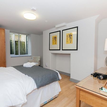 Townhouse No 12 Hotel Huddersfield Bagian luar foto