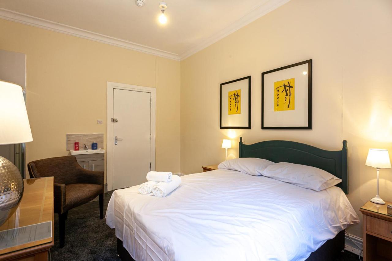 Townhouse No 12 Hotel Huddersfield Bagian luar foto