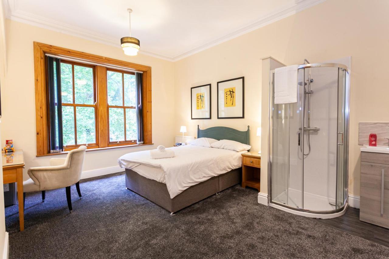 Townhouse No 12 Hotel Huddersfield Bagian luar foto