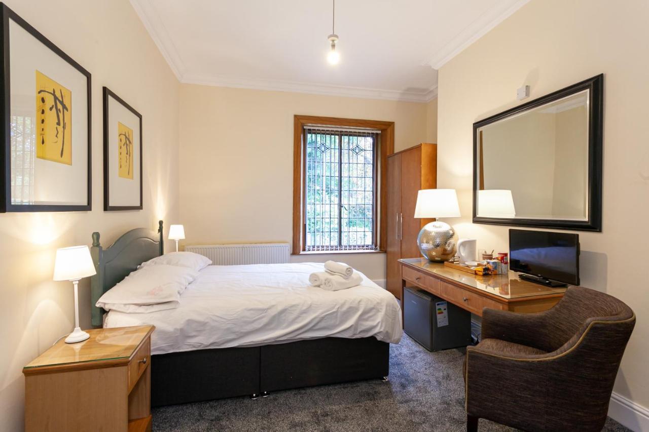 Townhouse No 12 Hotel Huddersfield Bagian luar foto