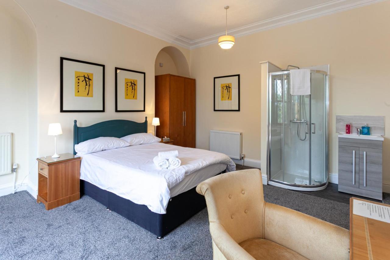 Townhouse No 12 Hotel Huddersfield Bagian luar foto