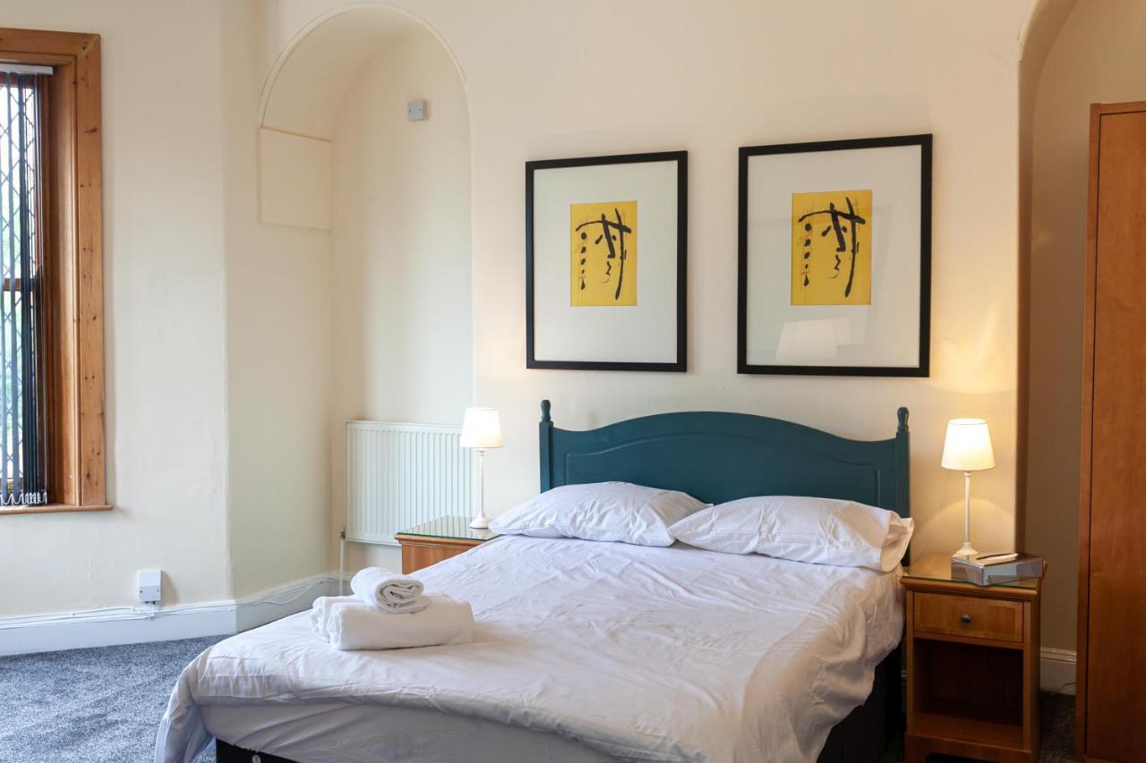 Townhouse No 12 Hotel Huddersfield Bagian luar foto