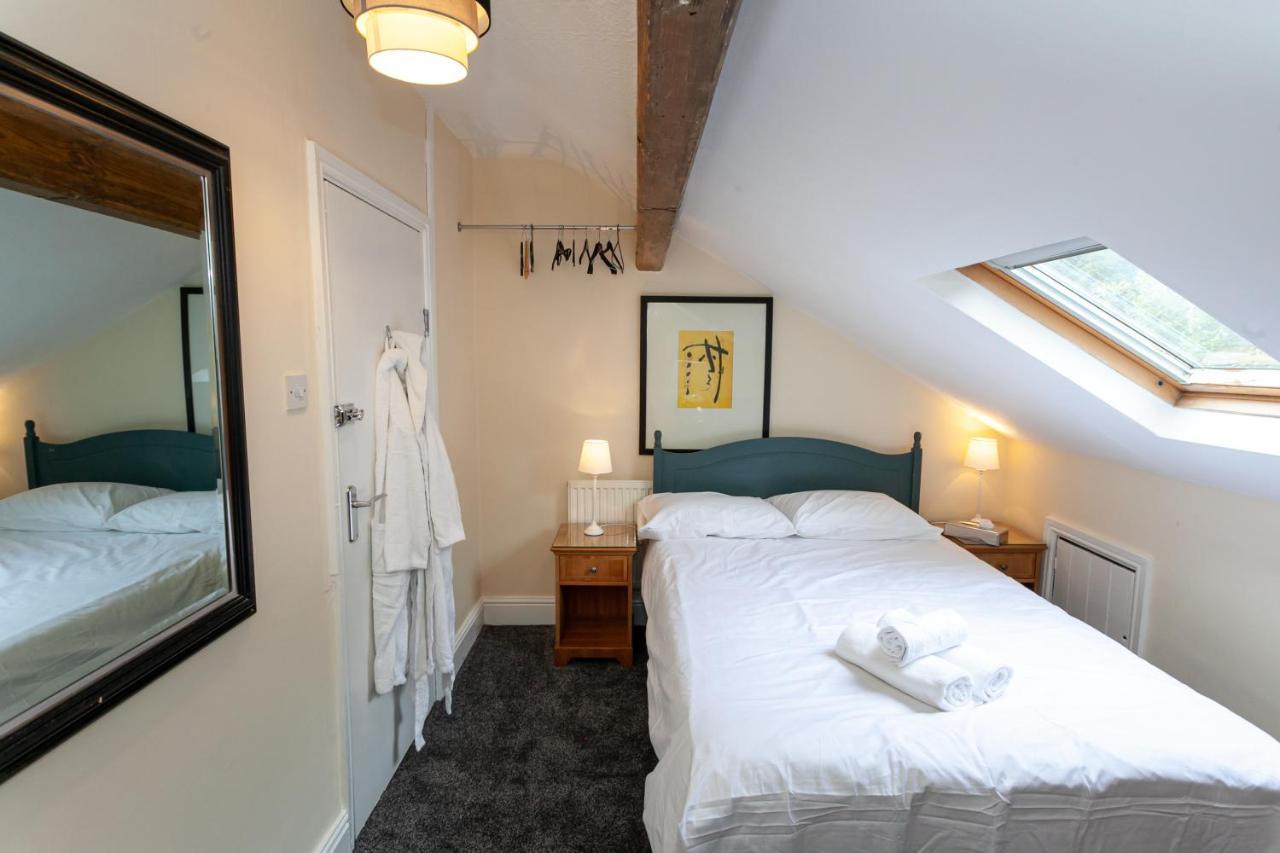 Townhouse No 12 Hotel Huddersfield Bagian luar foto