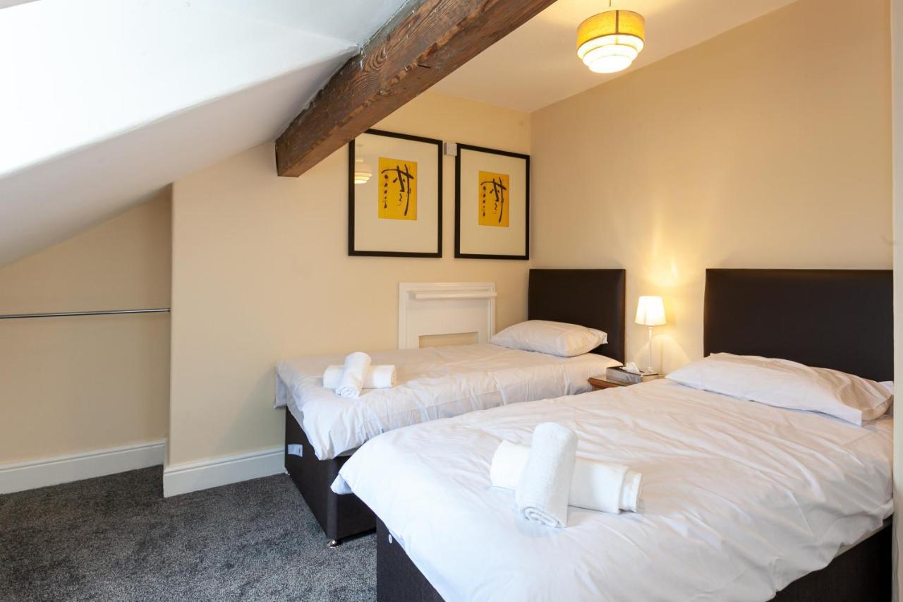 Townhouse No 12 Hotel Huddersfield Bagian luar foto