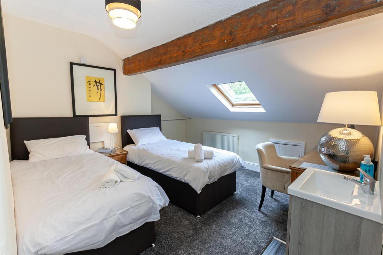 Townhouse No 12 Hotel Huddersfield Bagian luar foto