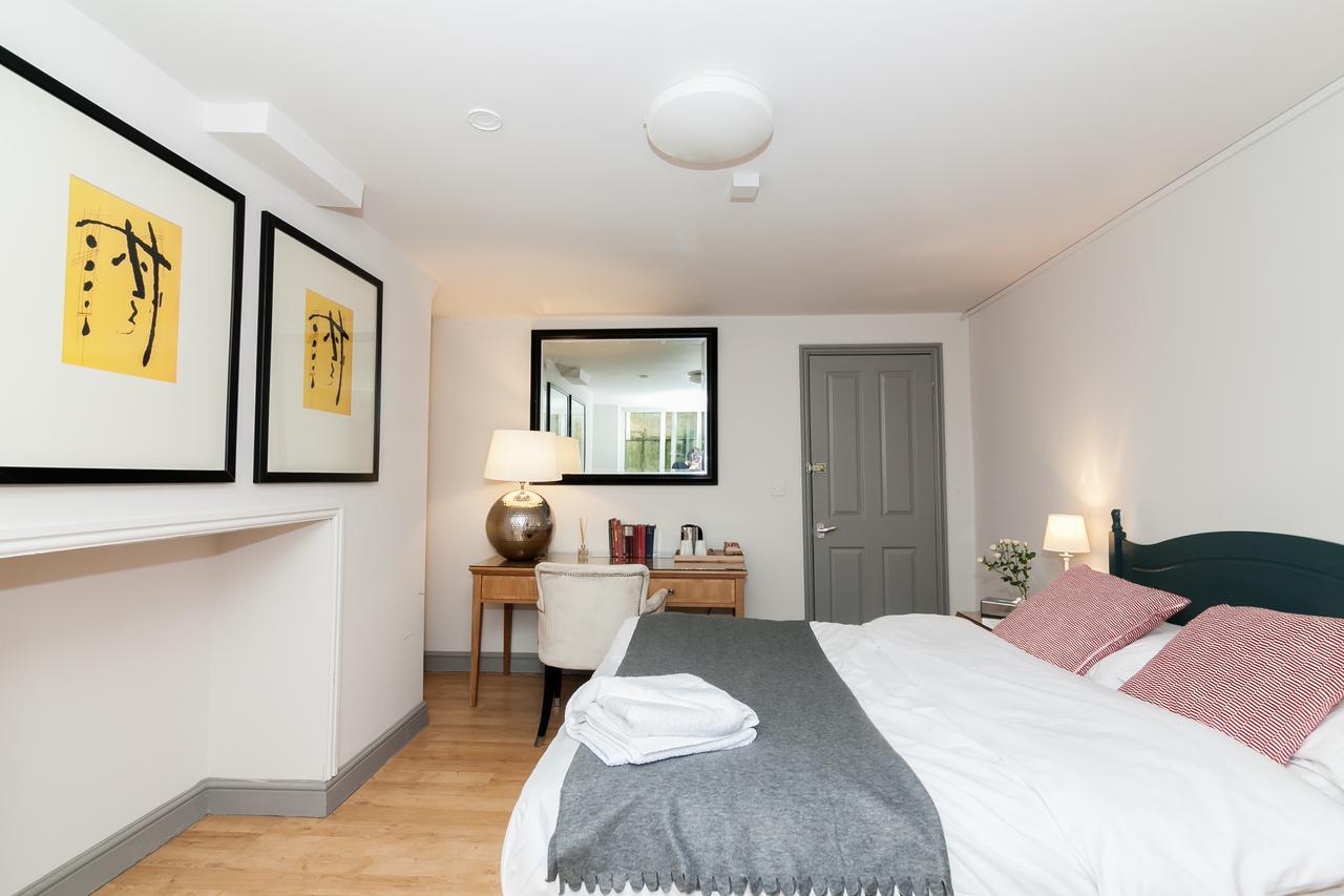 Townhouse No 12 Hotel Huddersfield Bagian luar foto