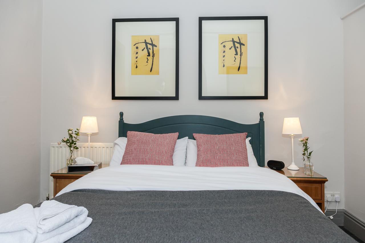 Townhouse No 12 Hotel Huddersfield Bagian luar foto